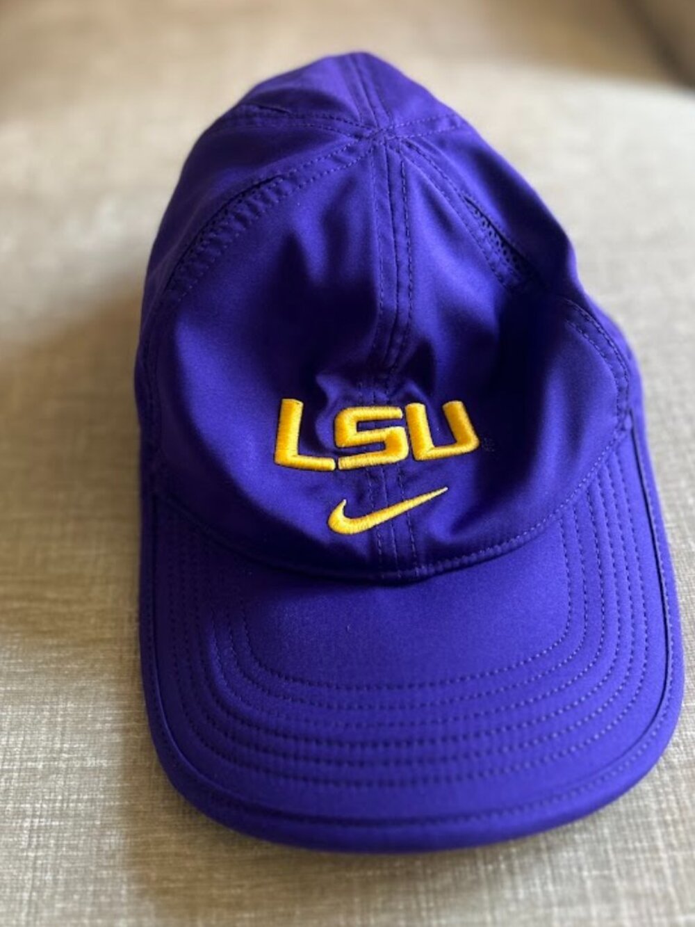 LSU Tigers Nike Sideline 2025 On-Field Club Cap Dri-Fit – M/L